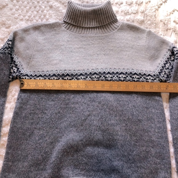 Adele Nordic print lavender turtleneck sweater - Picture 3 of 9